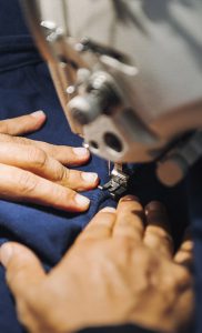 Fabrication artisanale française à Courlay, Deux-Sèvres. Chemise sur-mesure.